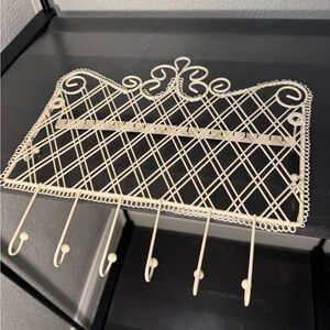 Elegant Cream Wall-Mounted Jewelry Holder